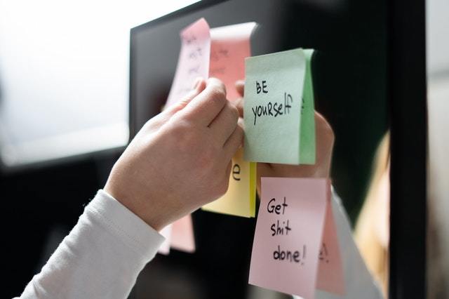 https://www.pexels.com/photo/person-holding-white-and-pink-sticky-notes-3831846/