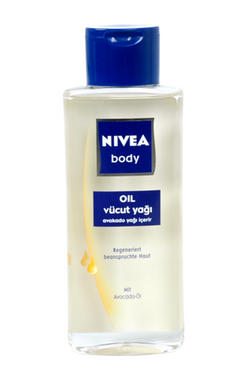 Pleasant care with NIVEA Body Care Oil